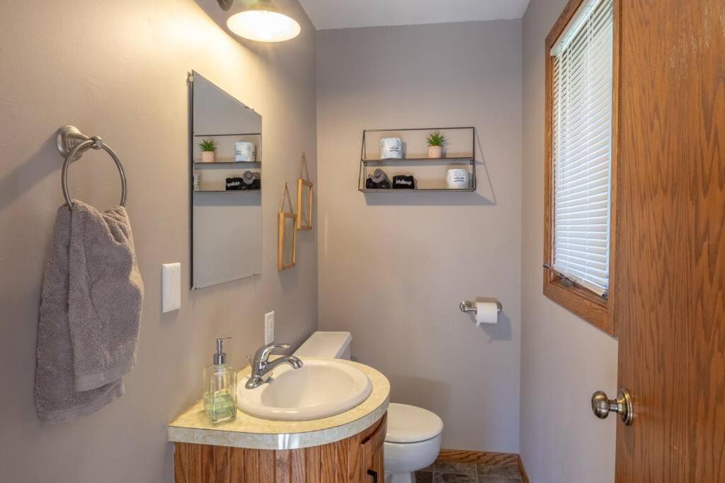 Family Home W/ 2 King, 2 Queen Beds + Game Room Bemidji Zewnętrze zdjęcie