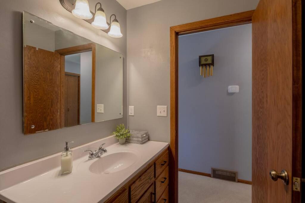 Family Home W/ 2 King, 2 Queen Beds + Game Room Bemidji Zewnętrze zdjęcie